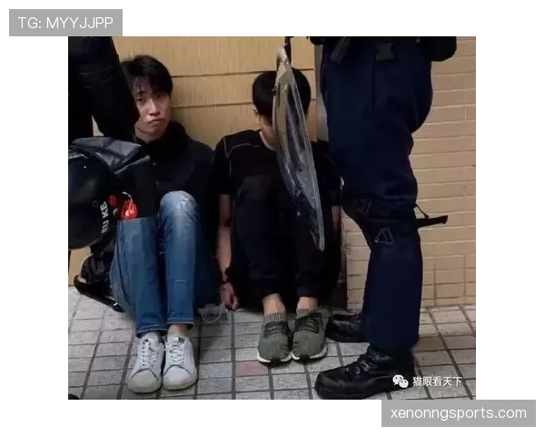 拉人犯规判定要点：手臂抓扯与合理对抗的界限